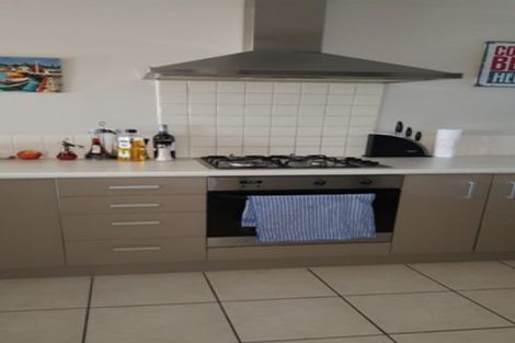 Photo of property in 9e Clearwater Cove, West Harbour, Auckland, 0618