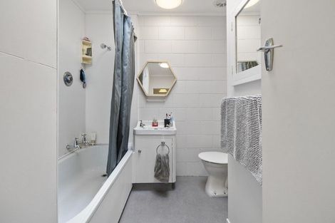 Photo of property in 2b Karaka Street, Hokowhitu, Palmerston North, 4410