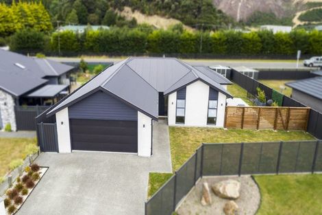 Photo of property in 25 Salisbury Crescent, Wallaceville, Upper Hutt, 5018