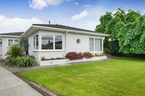 Photo of property in 30 Lincoln Terrace, Hokowhitu, Palmerston North, 4410