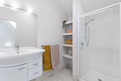 Photo of property in 18 Pyatt Place, Redwood, Christchurch, 8051