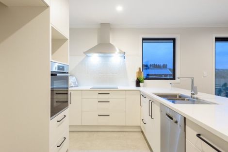 Photo of property in 68 Whakaturou Crescent, Pyes Pa, Tauranga, 3112