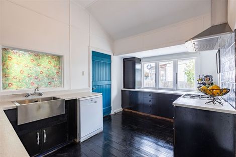 Photo of property in 7 Pirie Street, Palmerston North, 4410