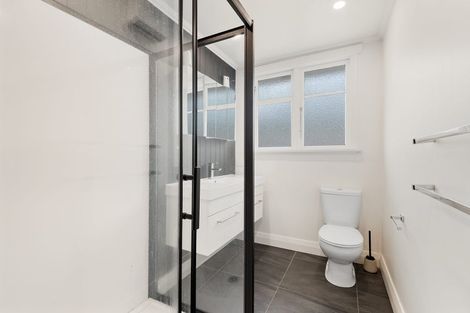 Photo of property in 30 Scotland Terrace, Green Island, Dunedin, 9018