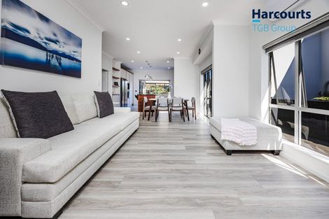 Photo of property in 2 Beatrice Place, Flat Bush, Auckland, 2016