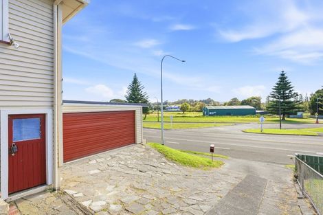 Photo of property in 111 Carlton Avenue, Tawhero, Whanganui, 4501