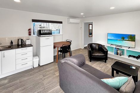 Photo of property in 43 Tauhinu Road, Miramar, Wellington, 6022