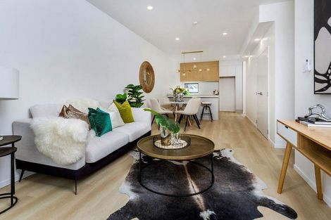 Photo of property in 5 Papa Takaro Lane, Flat Bush, Auckland, 2019