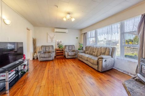 Photo of property in 18 Howard Road, Taradale, Napier, 4112