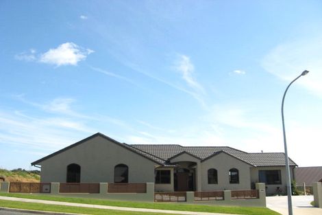 Photo of property in 41 Karamea Street, Whalers Gate, New Plymouth, 4310