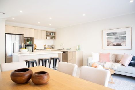 Photo of property in 4 Pepene Avenue, Takanini, 2112