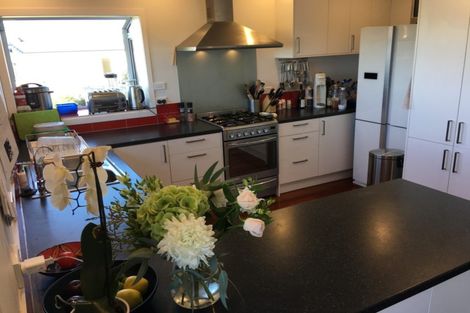 Photo of property in 31a Forrest Hill Road, Milford, Auckland, 0620