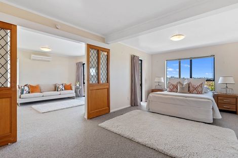 Photo of property in 852 Beach Road, Waiake, Auckland, 0630