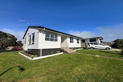 Photo of property in 2 Arnhem Place, Pukekohe, 2120