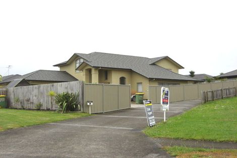 Photo of property in 11 Beverage Place, Rosehill, Papakura, 2113