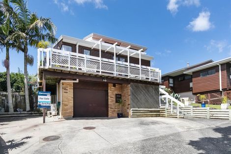 Photo of property in 1/22 Bronzewing Terrace, Unsworth Heights, Auckland, 0632