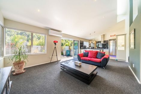 Photo of property in 41 Mount Marua Way, Timberlea, Upper Hutt, 5018