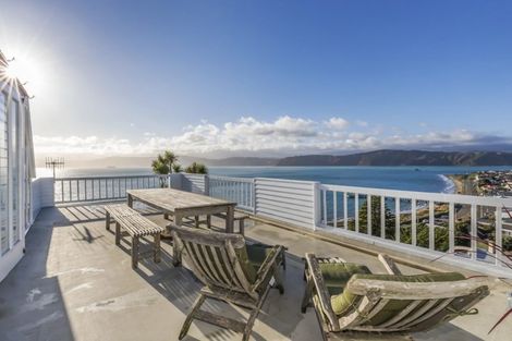 Photo of property in 8 Beere Haven Steps, Seatoun, Wellington, 6022