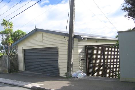 Photo of property in 32 Cavendish Square, Strathmore Park, Wellington, 6022