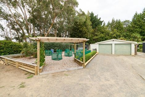 Photo of property in 1112 Rangiotu Road, Rangiotu, Palmerston North, 4477