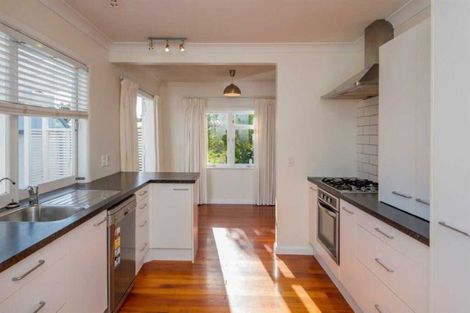 Photo of property in 180 Te Moana Road, Waikanae, 5036
