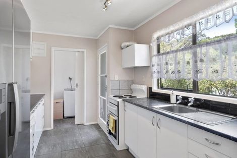 Photo of property in 17 Jenanne Place, Totara Vale, Auckland, 0629