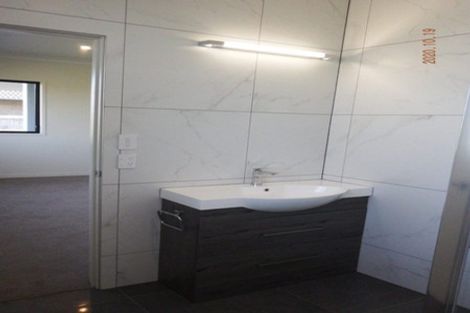 Photo of property in 25 O'farrell Drive, One Tree Point, 0118