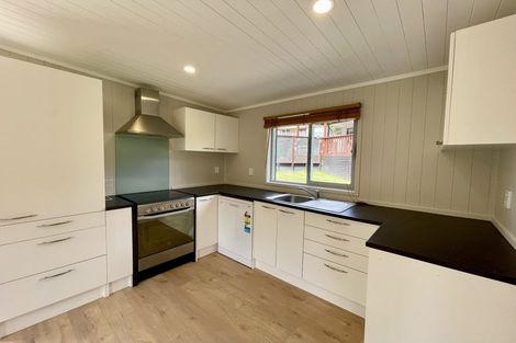 Photo of property in 14 Panzic Place, Glen Eden, Auckland, 0602