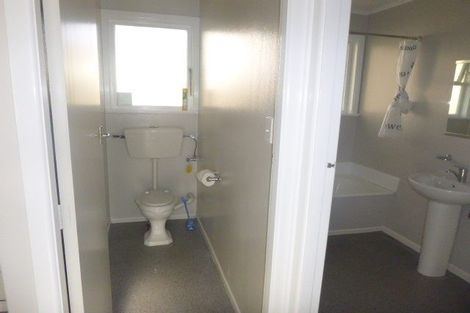 Photo of property in 1/52 Cruickshank Road, Clouston Park, Upper Hutt, 5018