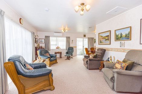 Photo of property in 12 Totara Place, Pahiatua, 4910