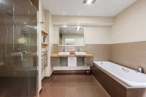 Photo of property in 8 Emerald Lane, Cashmere, Christchurch, 8022