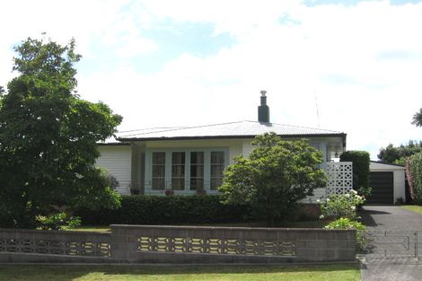 Photo of property in 43 Paragon Avenue, Beach Haven, Auckland, 0626