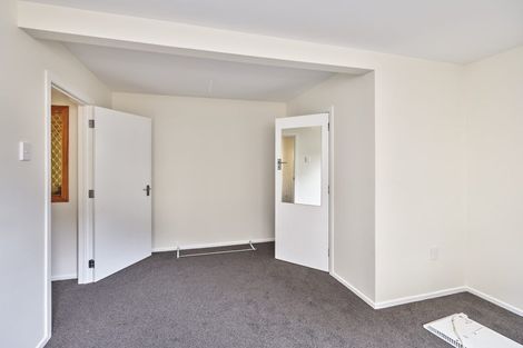 Photo of property in 20 Victoria Road, New Plymouth, 4310