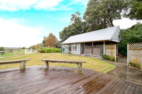 Photo of property in 100 Halcombe Road, Feilding, 4775