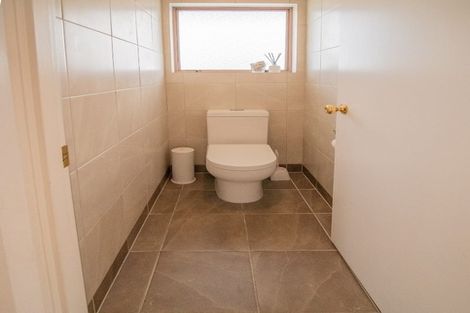 Photo of property in 1/47 Rawene Road, Birkenhead, Auckland, 0626