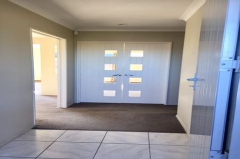Photo of property in 19 Papaumu Green, Parklands, Christchurch, 8083