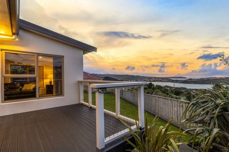 Photo of property in 1 Greenstone Place, Aotea, Porirua, 5024