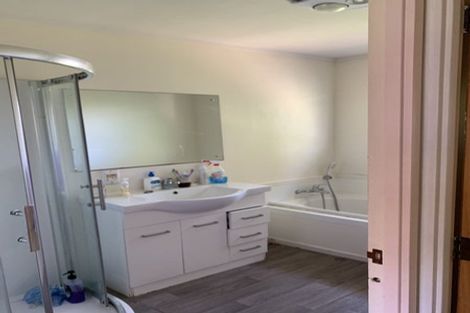 Photo of property in 32 Sandgate Avenue, Botany Downs, Auckland, 2010