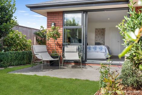 Photo of property in 11 Larne Place, Belfast, Christchurch, 8051