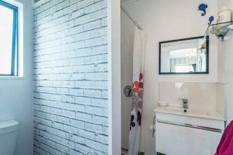 Photo of property in 15a Margaret Road, Raumati Beach, Paraparaumu, 5032