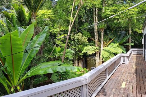 Photo of property in 27 Cascade Avenue, Waiatarua, Auckland, 0604