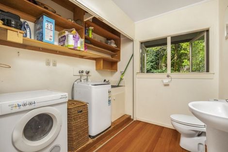 Photo of property in 15 Wyvern Place, Glenfield, Auckland, 0629