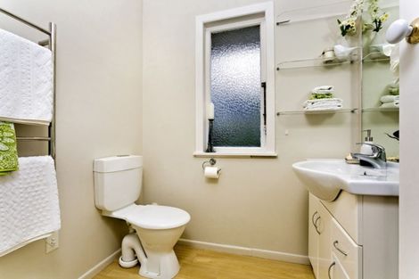 Photo of property in 2/22 Hart Road, Hauraki, Auckland, 0622