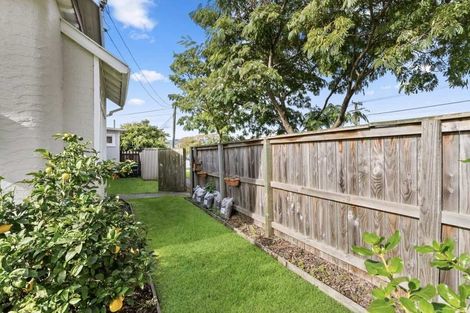 Photo of property in 102 Simeon Street, Spreydon, Christchurch, 8024