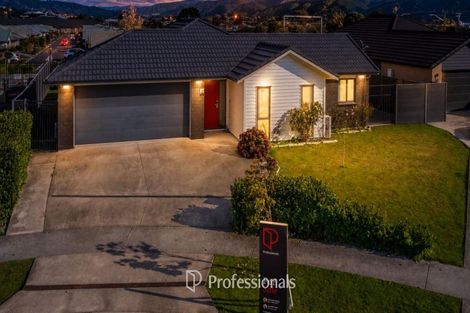 Photo of property in 32 Filmer Crescent, Wallaceville, Upper Hutt, 5018