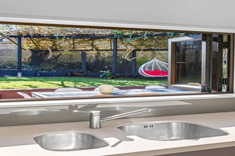 Photo of property in 17 Noumea Place, Mairangi Bay, Auckland, 0630