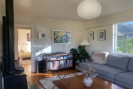 Photo of property in 46 Wellington Road, Paekakariki, 5034