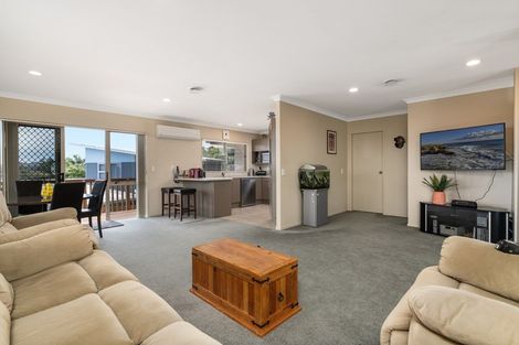 Photo of property in 61 Oteki Park Drive, Welcome Bay, Tauranga, 3112