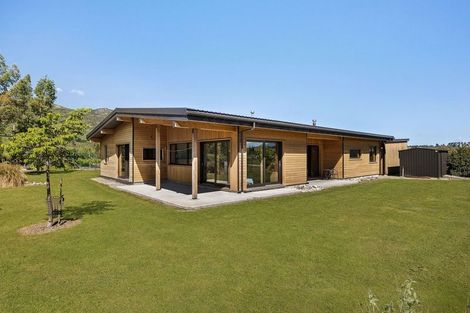 Photo of property in Kane Road, Hawea Flat, Lake Hawea, 9382