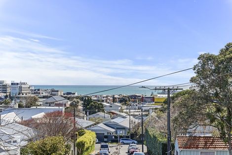 Photo of property in 10 Ridge Lane, New Plymouth, 4310
